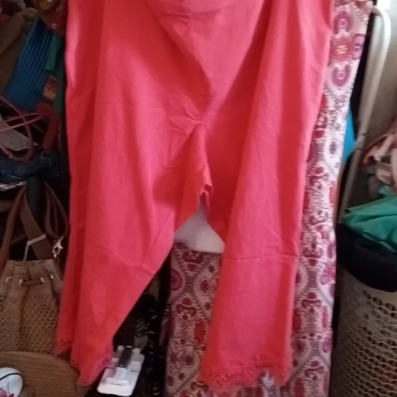 Avenue Coral Capri's Plus Size 26 - Picture 1 of 5
